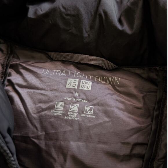 Uniqlo Black Ultra Light Down Wide Quilt Puffer Zip Jacket, size M - Picture 3 of 9